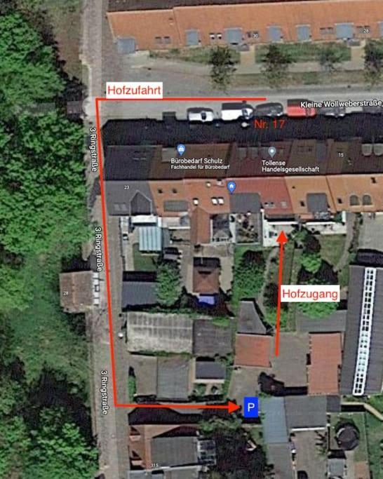 Freundliche Wohnung Mit Parkplatz Und Terrasse ノイブランデンブルク エクステリア 写真